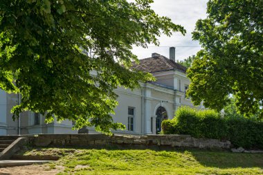 VIDIN, BULGARIA - 23 Mayıs 2021: Bulgaristan 'ın Vidin kentindeki tipik cadde ve binalar