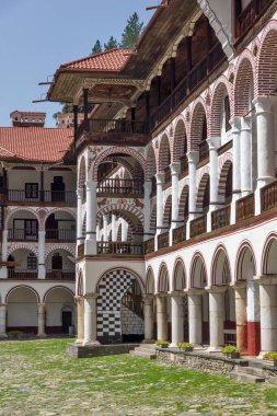 RILA Monasteri, BULGARIA - 24 Haziran 2021: Rila Ortodoks Manastırı (Rila Manastırı), Kyustendil Bölgesi, Bulgaristan