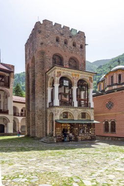 RILA Monasteri, BULGARIA - 24 Haziran 2021: Rila Ortodoks Manastırı (Rila Manastırı), Kyustendil Bölgesi, Bulgaristan