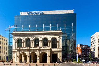 BUCHAREST, ROMANIA - 17 Ağustos 2021: Romanya 'nın başkenti Bükreş' teki Calea Victoriei Caddesi