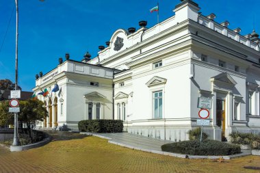 SOFYA, BULGARIA - 10 Kasım 2021: Bulgaristan 'ın Sofya kentinde Parlamento Binası