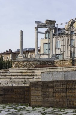 STARA ZAGORA, BULGARIA - 5 Ağustos 2021: Bulgaristan 'ın Stara Zagora kentinin merkezinde bulunan antik Forum Augusta Traiana kalıntıları