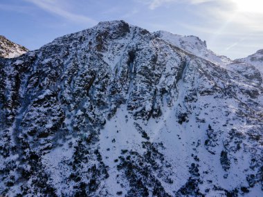 Bulgaristan 'ın Malyovitsa zirvesi yakınlarındaki Rila Dağı' nın şaşırtıcı kış manzarası
