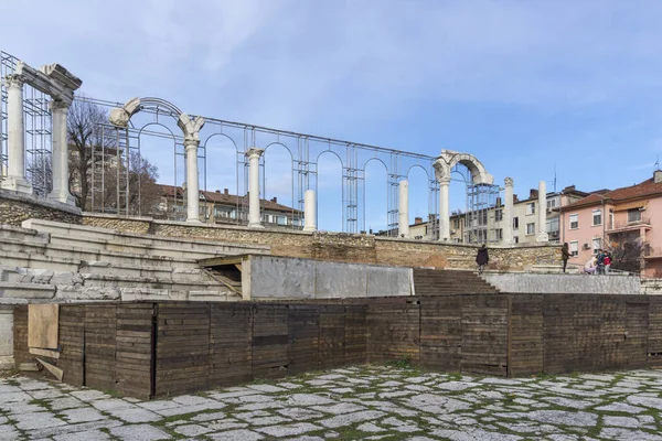 STARA ZAGORA, BULGARIA - 5 Ağustos 2021: Bulgaristan 'ın Stara Zagora kentinin merkezinde bulunan antik Forum Augusta Traiana kalıntıları