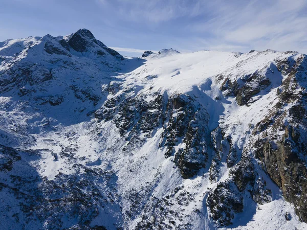 Bulgaristan 'ın Malyovitsa zirvesi yakınlarındaki Rila Dağı' nın şaşırtıcı kış manzarası