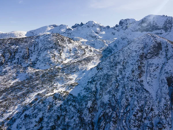 Bulgaristan 'ın Malyovitsa zirvesi yakınlarındaki Rila Dağı' nın şaşırtıcı kış manzarası