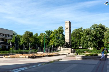 VIDIN, BULGARIA - 23 Mayıs 2021: Bulgaristan 'ın Vidin kentinin merkezindeki Bdintsi Meydanı' nın panoramik manzarası