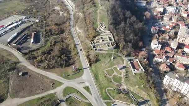 Luftaufnahme Der Ruinen Der Antiken Befestigungsanlage Castra Montanensium Der Stadt — Stockvideo