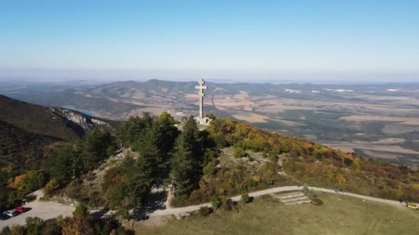 Vista Aérea Cruz Pico Okolchica Construida Como Reverencia Héroe Nacional — Vídeos de Stock