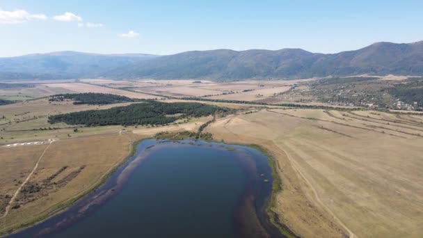 Vista Aérea Del Embalse Yarlovtsi Región Pernik Bulgaria — Vídeos de Stock