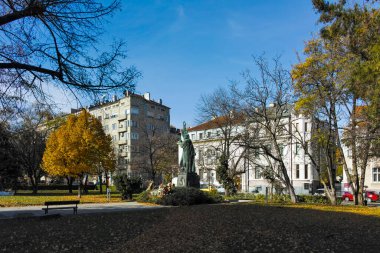 SOFYA, BULGARIA - 11 Kasım 2021: Bulgaristan 'ın Sofya kentinin şaşırtıcı sonbahar manzarası
