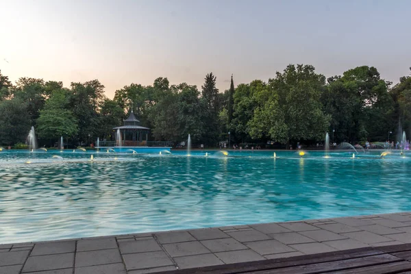 Plovdiv Bulgarien August 2021 Sonnenuntergang Singenden Springbrunnen Zar Simeon Garten — Stockfoto