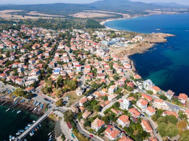 Bulgaristan 'ın Burgaz Bölgesi Ahtopol kentinin hava manzarası
