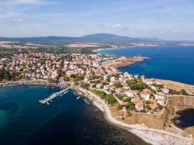 Bulgaristan 'ın Burgaz Bölgesi Ahtopol kentinin hava manzarası
