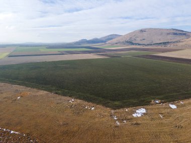 Aldomirovtsi bataklığının hava sonbahar manzarası, Sofya bölgesi, Bulgaristan