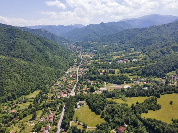 Vista Aerea Del Villaggio Turistico Ribaritsa Alle Montagne Dei Balcani — Foto Stock