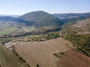 Bulgaristan 'ın Pernik bölgesindeki Lyubash Dağı' nın İnanılmaz Sonbahar Manzarası