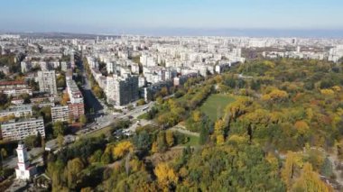 Bulgaristan 'ın Sofya kentindeki South Park' ın şaşırtıcı Sonbahar manzarası