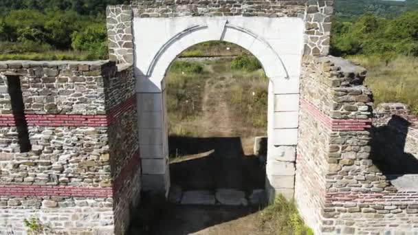 Letecký Pohled Ruiny Starověké Římské Pevnosti Sostra Blízkosti Vesnice Lomets — Stock video