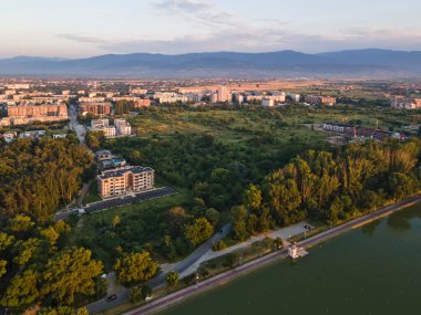 Bulgaristan 'ın Filibe kentindeki Kürek Mekanı' nın hava gün batımı manzarası