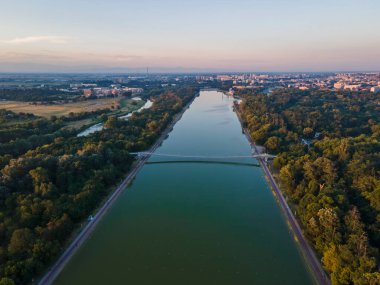Bulgaristan 'ın Filibe kentindeki Kürek Mekanı' nın hava gün batımı manzarası