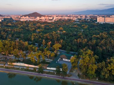 Bulgaristan 'ın Filibe kentindeki Kürek Mekanı' nın hava gün batımı manzarası