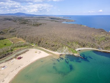 Bulgaristan 'ın Burgaz Bölgesi' nin Rezovo kasabası yakınlarındaki Silistar plajının hava manzarası