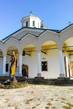 GEORGI DAMYANOVO, BULGARIA - 21 Kasım 2021: Saint John Ortaçağ Lopushanski Manastırı, Montana Eyaleti, Bulgaristan