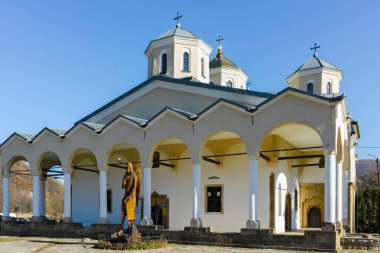 GEORGI DAMYANOVO, BULGARIA - 21 Kasım 2021: Saint John Ortaçağ Lopushanski Manastırı, Montana Eyaleti, Bulgaristan