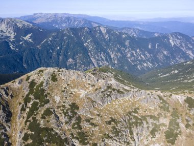 Bulgaristan 'ın Musala zirvesi yakınlarındaki Rila Dağı' nın şaşırtıcı hava manzarası