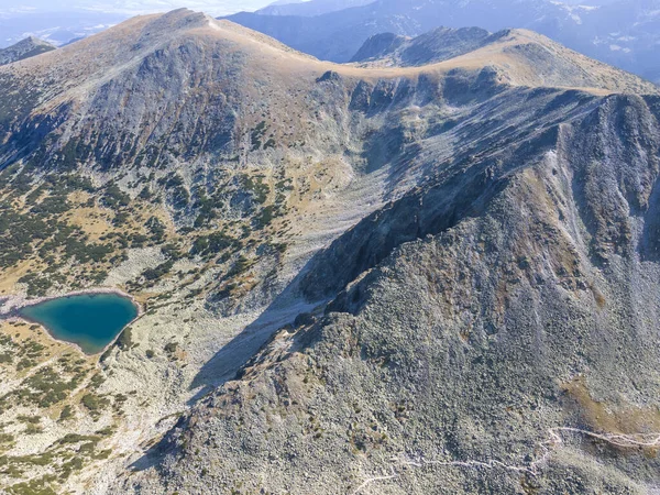 Hämmästyttävä Ilmakuva Rila Vuorelle Lähellä Musala Huippu Bulgaria — kuvapankkivalokuva