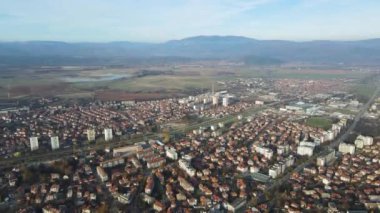 Bulgaristan 'ın Kyustendil kentinin şaşırtıcı hava gün batımı manzarası