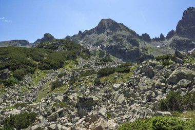 Bulgaristan 'ın Deve Tepesi yakınlarındaki Rila Dağı' nın muhteşem manzarası