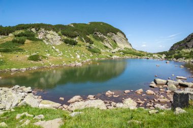 Rila Dağı inanılmaz manzara yakın korkunç göl, Bulgaristan