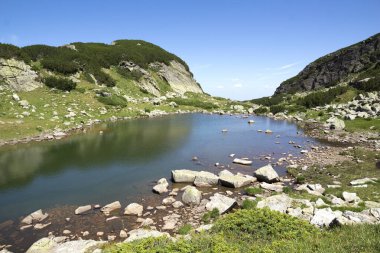 Rila Dağı inanılmaz manzara yakın korkunç göl, Bulgaristan