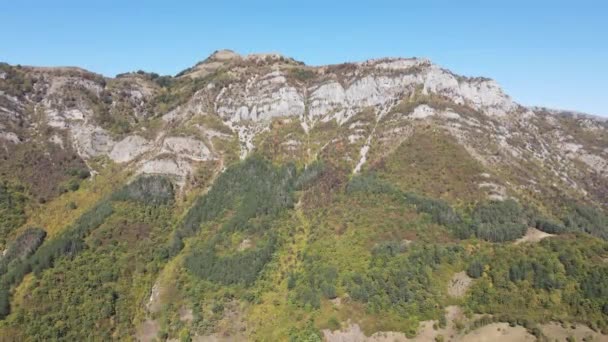 불가리아의 산맥에 있는오 근처에 협곡의 — 비디오