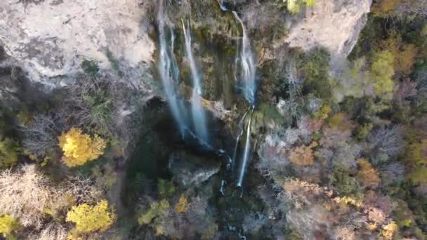 Pemandangan Musim Gugur Udara Air Terjun Polska Skakavitsa Gunung Zemen — Stok Video