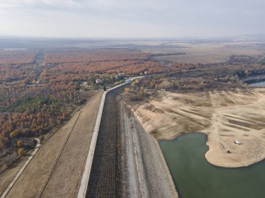 Pyasachnik (Kumtaşı) Reservoir, Sredna Gora Dağı, Filibe Bölgesi, Bulgaristan