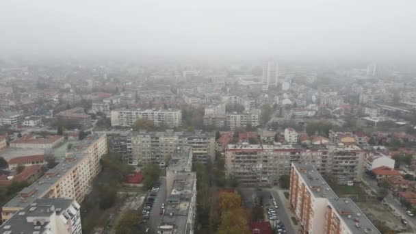 Incroyable Vue Aérienne Ville Pazardzhik Couverte Brouillard Bulgarie — Video
