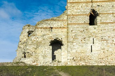 Bulgaristan 'ın Haskovo Bölgesi Matochina köyü yakınlarındaki Ortaçağ Bukelon Kalesi kalıntıları