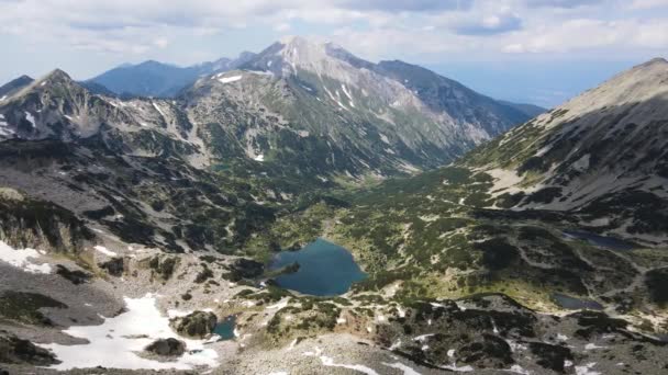 Niesamowity Widok Lotu Ptaka Jezioro Fish Banderitsa Szczyt Vihren Góry — Wideo stockowe