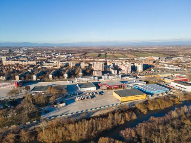 Bulgaristan 'ın Filibe kenti Maritsa nehri ve panoramasının şaşırtıcı hava manzarası