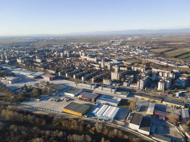 Bulgaristan 'ın Filibe kenti Maritsa nehri ve panoramasının şaşırtıcı hava manzarası