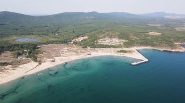 Bulgaristan 'ın Burgaz Bölgesi, Arkutino plajının şaşırtıcı hava manzarası 