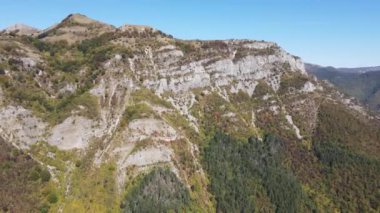 Ochindol, Vratsa bölgesi, Balkan Dağları, Bulgaristan yakınlarındaki Iskar Nehri Boğazı 'nın hava manzarası
