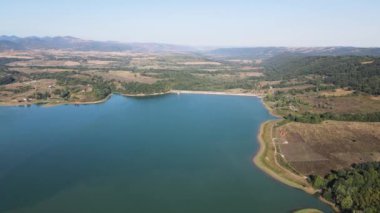 Bulgaristan 'ın Sopot Reservoir, Lovech Bölgesinin hava manzarası