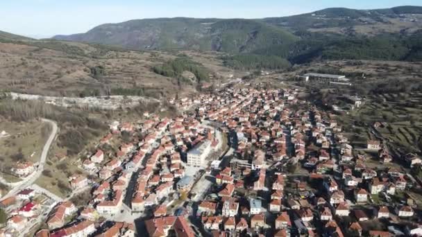 Vista Aérea Surpreendente Cidade Histórica Batak Região Pazardzhik Bulgária — Vídeo de Stock