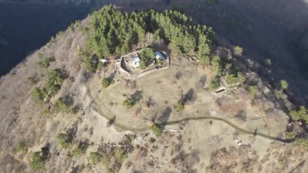 保加利亚Pazardzhik区Dorkovo村附近Tsepina古堡遗址的空中景观 — 图库视频影像