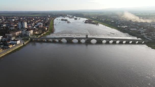 Bulgaristan Haskovo Bölgesi Nin Svilengrad Kentindeki Maritsa Nehri Üzerindeki Yüzyıl — Stok video