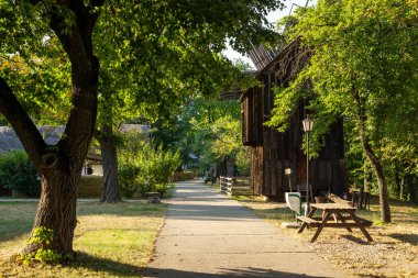 BUCHAREST, ROMANIA - 17 Ağustos 2021: Romanya 'nın Bükreş kentindeki Dimitrie Gusti Ulusal Köy Müzesi